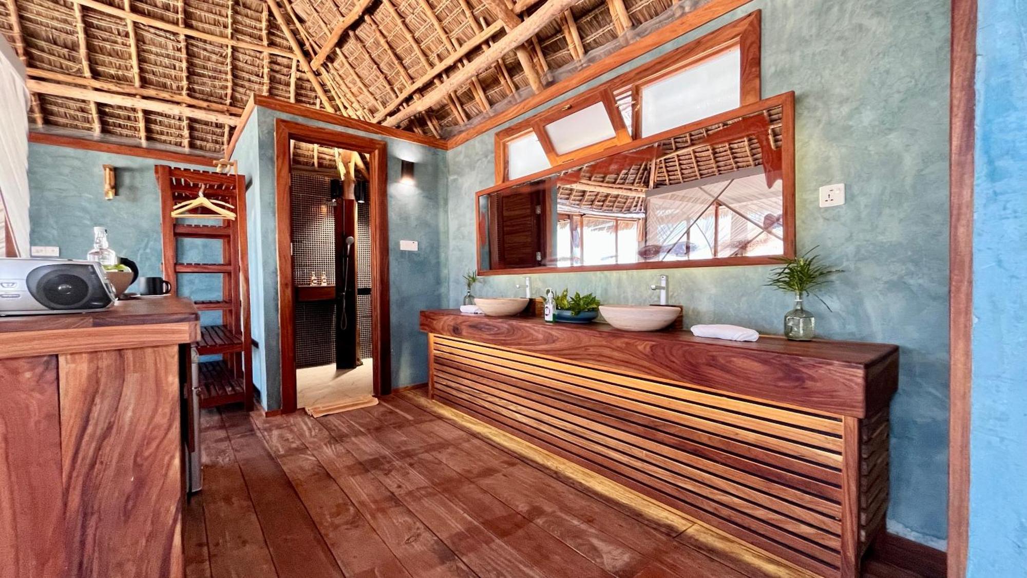 Tiki Beach Club & Resort (Adults Only) Bwejuu Ngoại thất bức ảnh