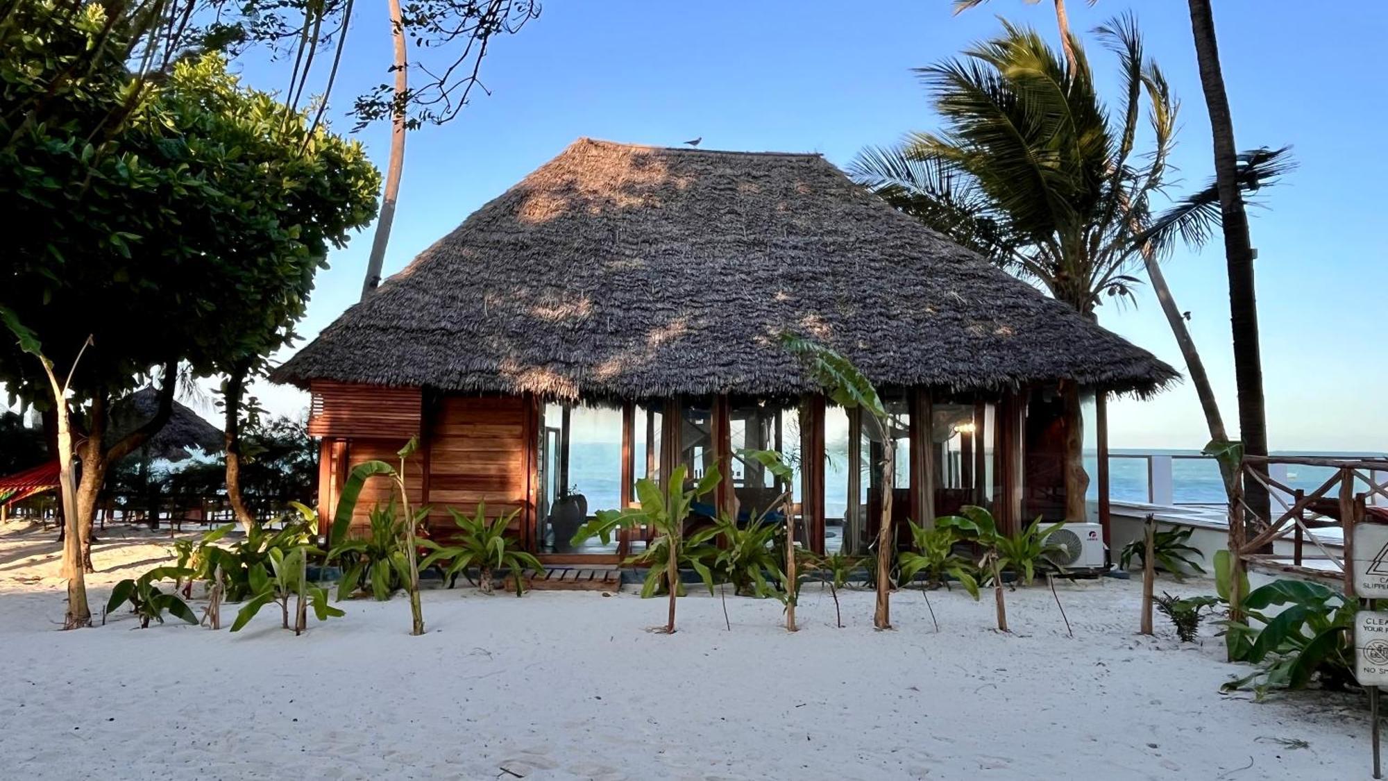Tiki Beach Club & Resort (Adults Only) Bwejuu Ngoại thất bức ảnh