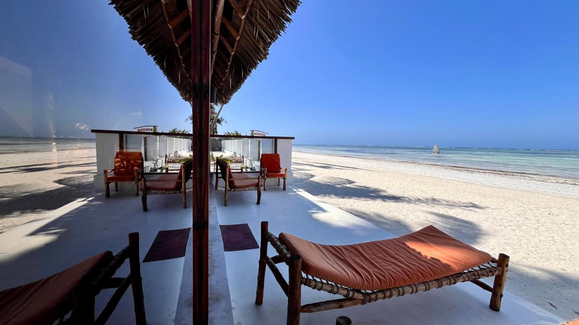 Tiki Beach Club & Resort (Adults Only) Bwejuu Ngoại thất bức ảnh