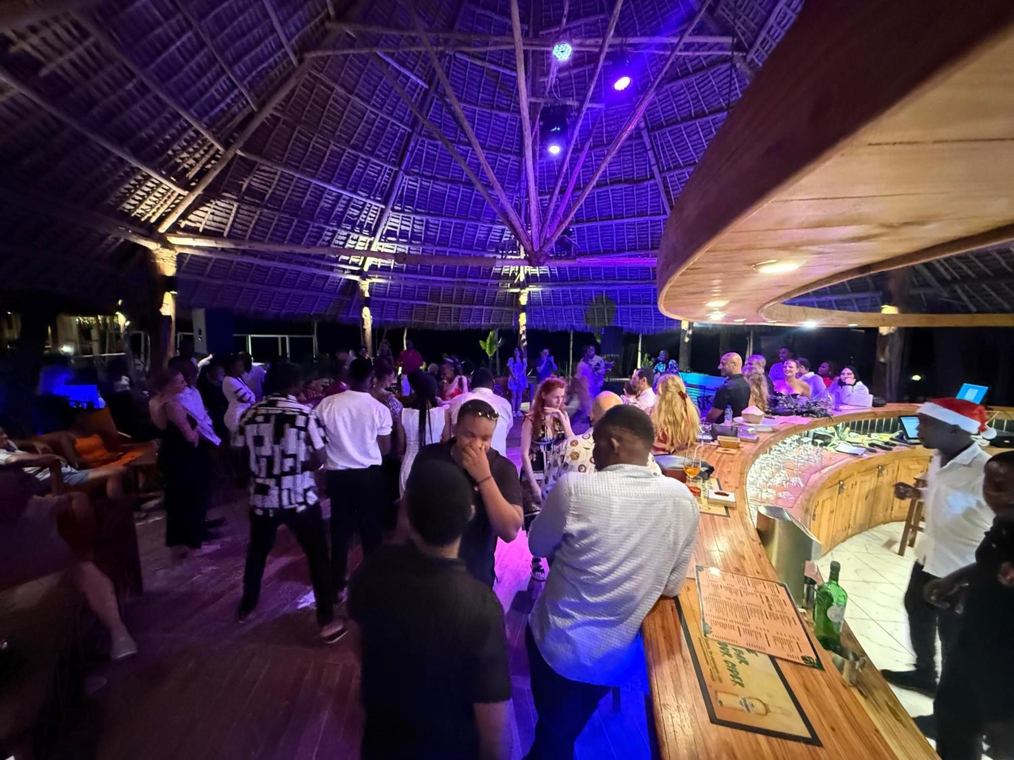 Tiki Beach Club & Resort (Adults Only) Bwejuu Ngoại thất bức ảnh