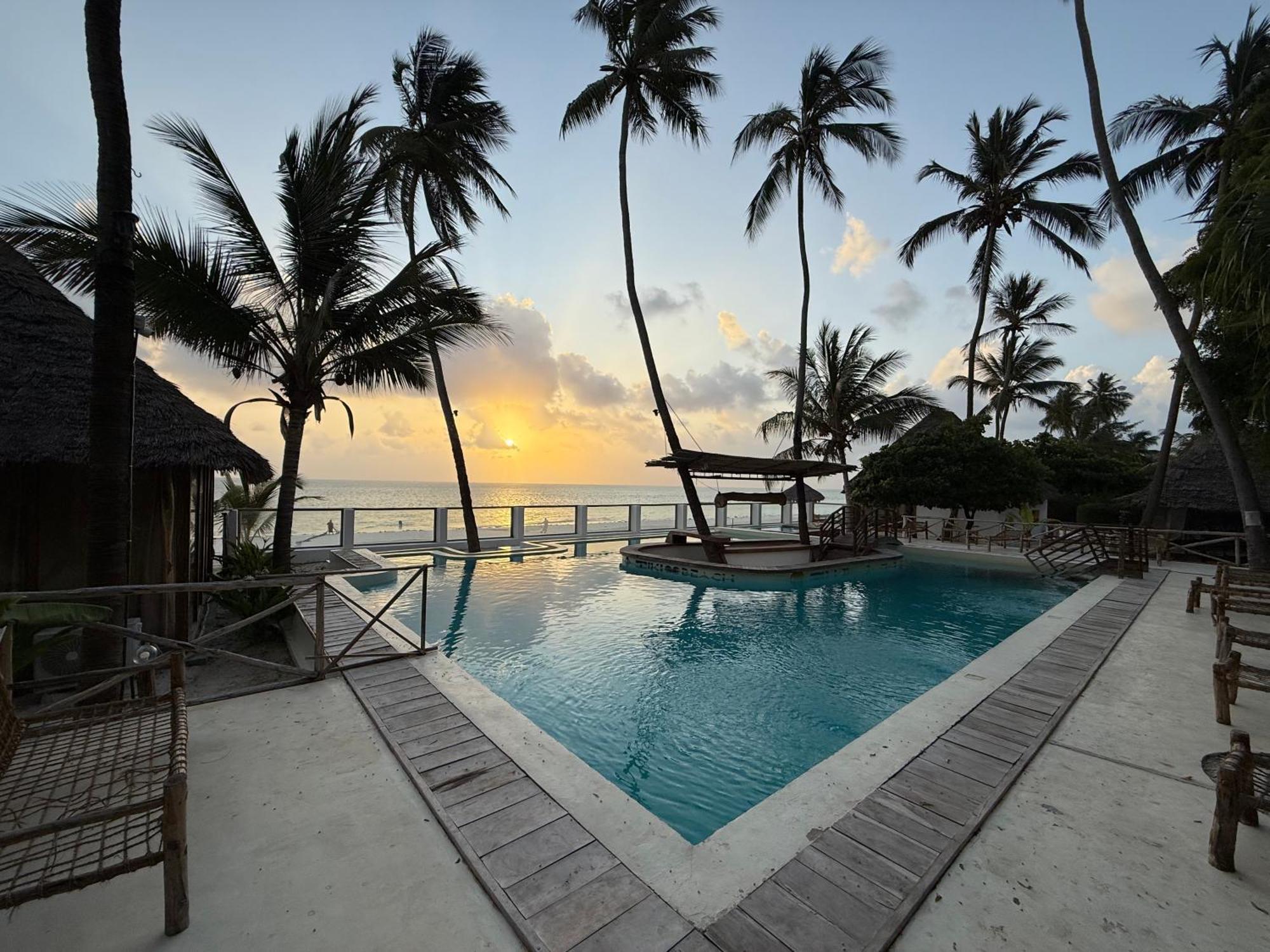 Tiki Beach Club & Resort (Adults Only) Bwejuu Ngoại thất bức ảnh